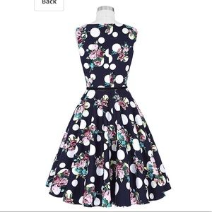 Boatneck sleeveless vintage tea dress w/ belt